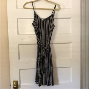 Who What Wear black and white tie dress -small